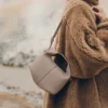 Béri-editie met structuur in taupe