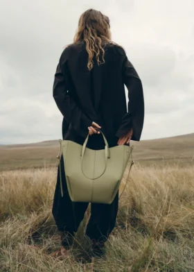 Cyme Tote Edition met textuur in linde
