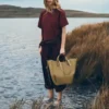 Cyme Tote Edition met textuur in rokerig olijfgroen