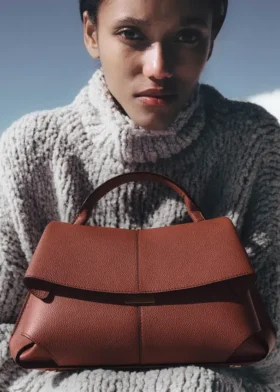 Mokki Edition met structuur in Red Clay