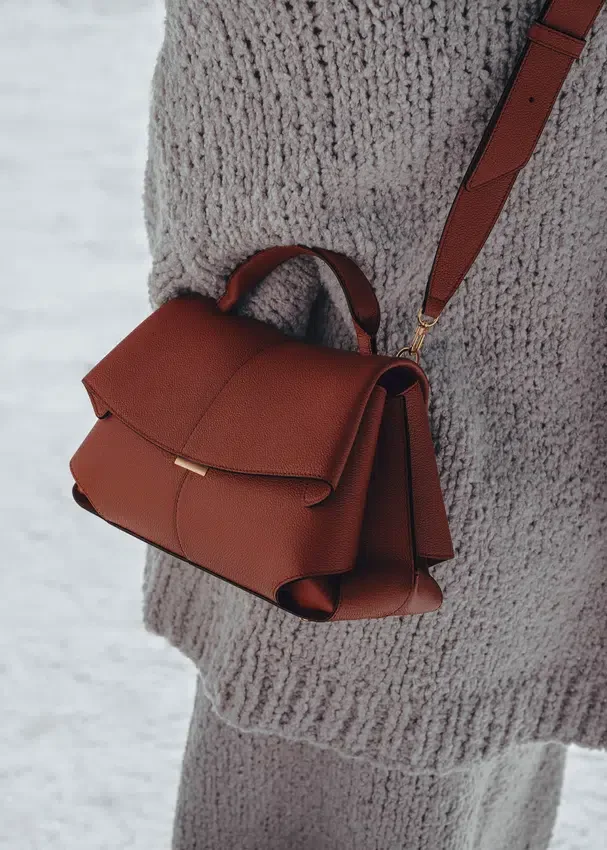 Mokki Edition met structuur in Red Clay