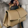 Mokki Mini Edition met textuur, rokerig olijfgroen