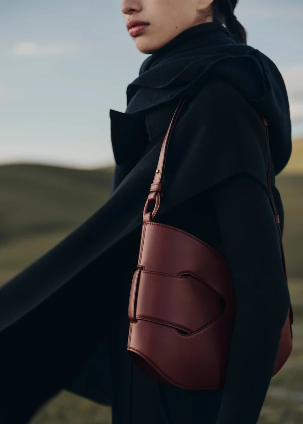 Nodde Hobo Edition glad zwart kersenhout