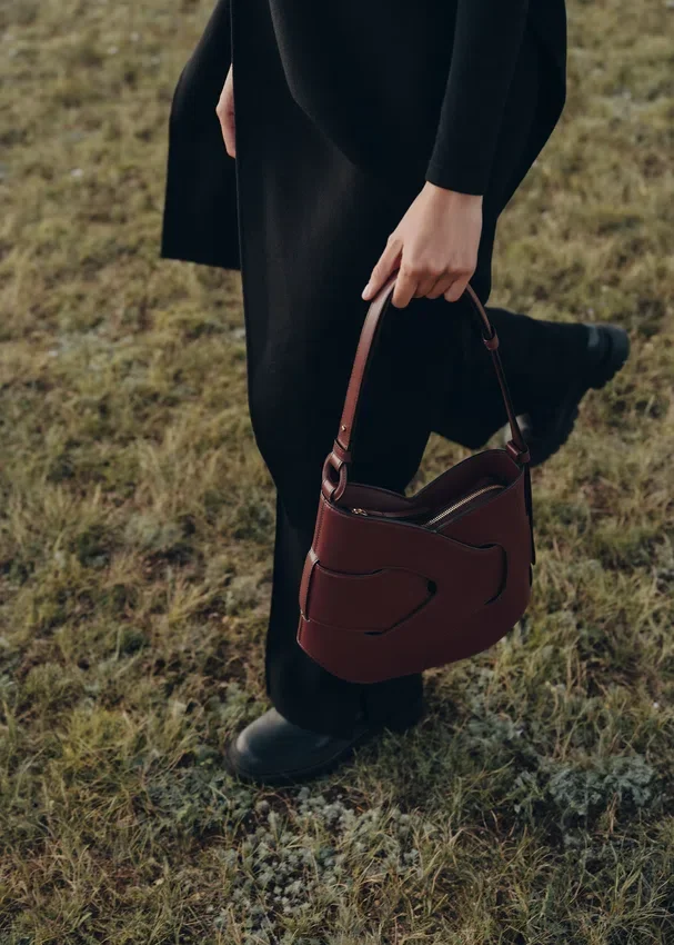 Nodde Hobo Edition glad zwart kersenhout
