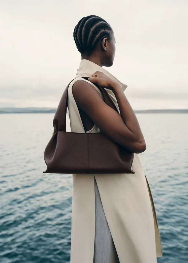 Numéro Neuf East West-editie Textured Ebony