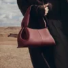 Numéro Neuf East West Edition met structuur in Black Cherry