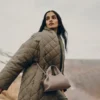 Numéro Neuf Mini Edition met textuur, taupe