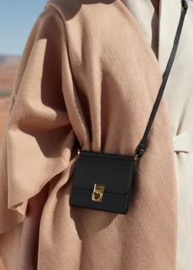 Numéro Sept Crossbody-portemonnee-editie, zwart met textuur