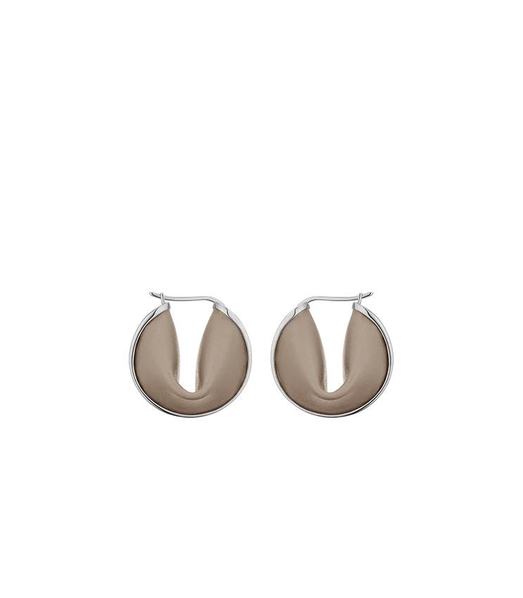 Ormé Hoepeloorbellen Edition Zilver gerhodineerd met taupe leer